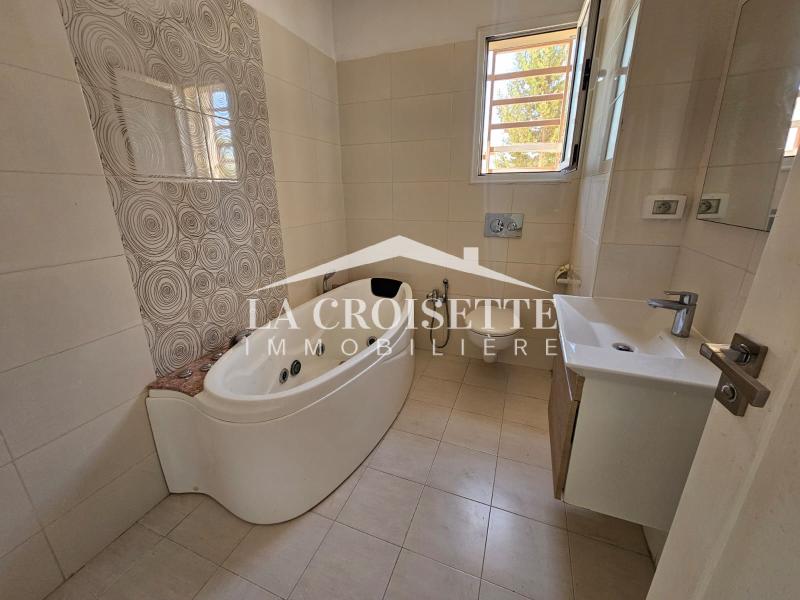 Appartement S+3 à La Soukra